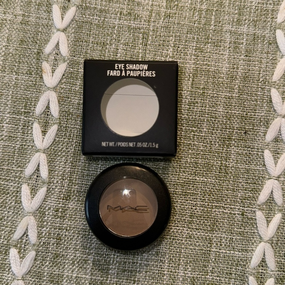 MAC Matte Eye Shadow - Omega Matte